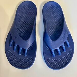 Footlogix Women’s Blue/Purple Recovery Sandals   Sz. 8